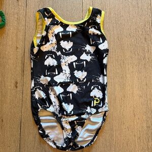 Black and White Plum Tiger Teeth Pattern leotard